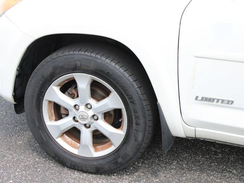 Used 2011 Toyota RAV4 Limited w/ Limited Extra Value Pkg AWD/4WD image 11