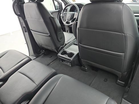 Used 2024 Honda Odyssey Sport image 11