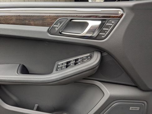 New 2026 Porsche Macan image 14