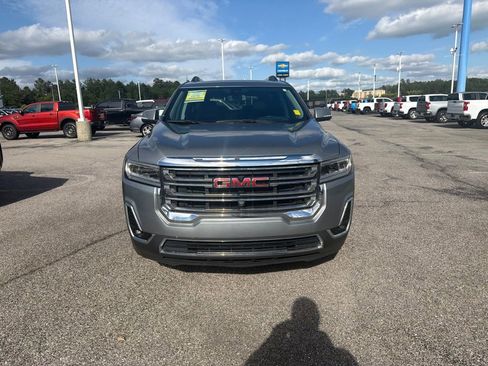 Used 2023 GMC Acadia SLT w/ Technology Package FWD image 4