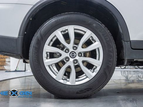 Used 2020 Nissan Rogue SV image 42