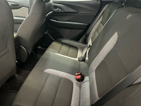 Used 2025 Chevrolet TrailBlazer LT AWD/4WD image 5