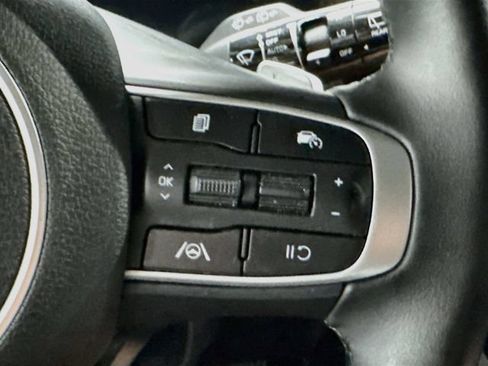 Used 2023 Kia Sportage EX AWD/4WD image 17