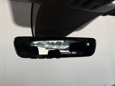 Used 2023 Volkswagen Tiguan SE w/ Panoramic Sunroof Package AWD/4WD image 30