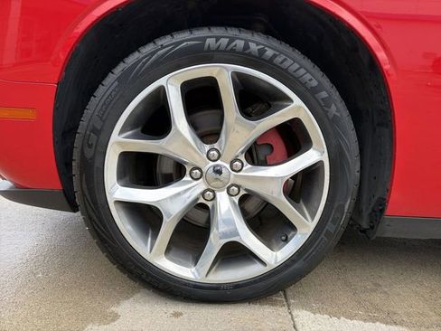 Used 2016 Dodge Challenger SXT Plus image 12