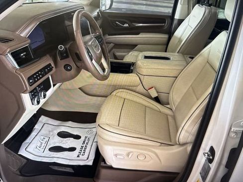 Used 2022 GMC Yukon XL Denali image 8
