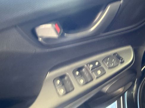 Used 2020 Hyundai Kona SE FWD image 18