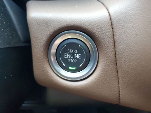 Used 2024 Chevrolet Tahoe High Country AWD/4WD image 24
