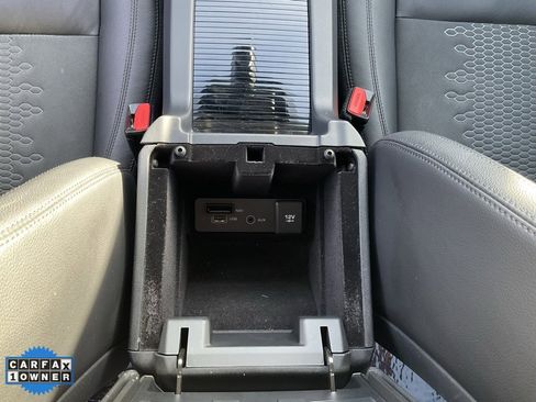 Used 2019 Land Rover Discovery Sport SE image 46