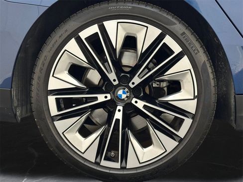 Used 2024 BMW 530i xDrive w/ Premium Package image 38