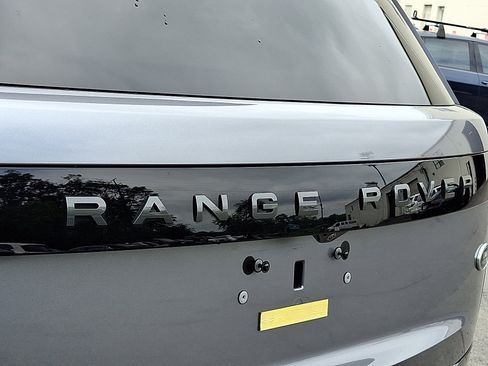 Certified 2023 Land Rover Range Rover SE image 30