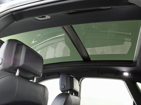 Used 2025 Porsche Macan image 18