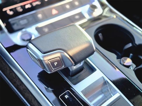 Used 2024 Audi Q8 Premium Plus w/ Premium Plus Package image 26