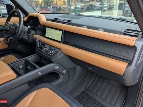 Used 2024 Land Rover Defender 110 X-Dynamic SE image 25