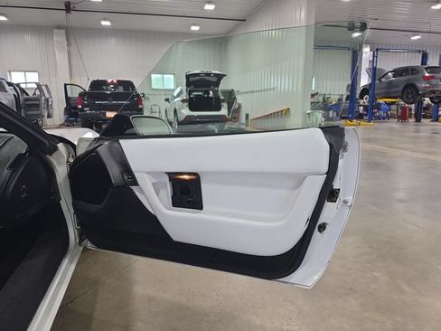 Used 1992 Chevrolet Corvette Convertible RWD image 25
