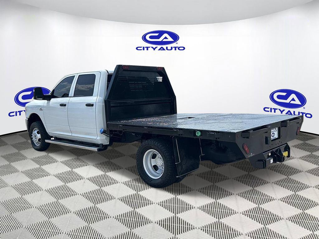 Used 2024 RAM 3500 Tradesman w/ Chrome Appearance Group AWD/4WD image 7