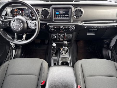 Used 2022 Jeep Wrangler Unlimited Willys image 3