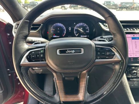 Used 2025 Jeep Grand Cherokee Summit AWD/4WD image 27