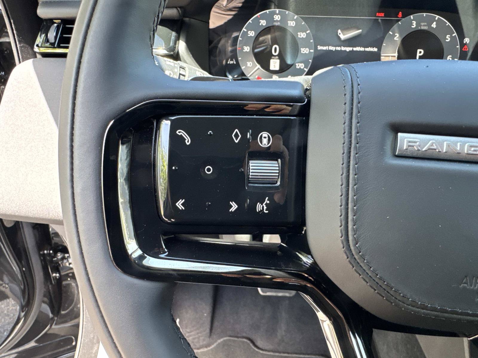 Used 2026 Land Rover Range Rover Velar Dynamic SE AWD/4WD image 32