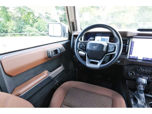 Used 2023 Ford Bronco Outer Banks AWD/4WD image 6