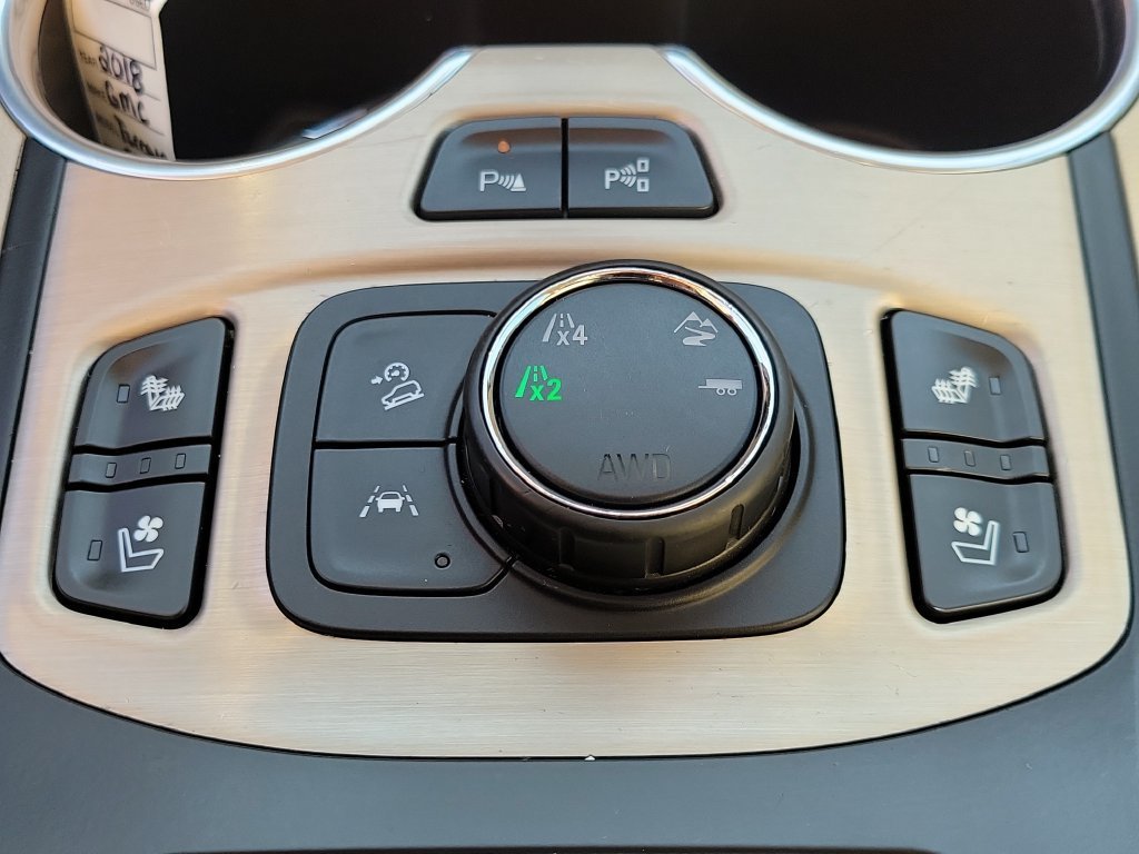 Used 2018 GMC Terrain Denali w/ GMC Pro Grade Package AWD/4WD image 34