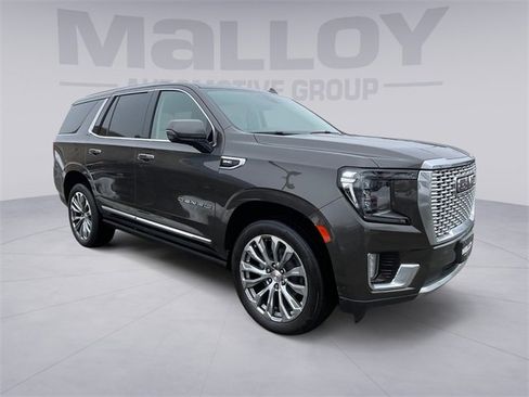 Used 2021 GMC Yukon Denali w/ Denali Premium Package image 7