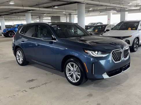 Used 2025 BMW X3 xDrive30 AWD/4WD image 2