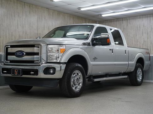 Used 2015 Ford F250 Lariat w/ Chrome Package image 4
