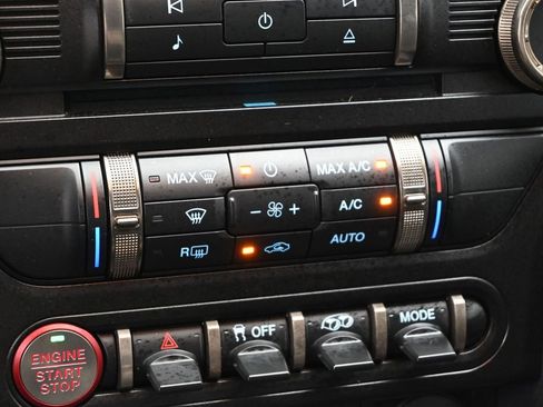 Used 2021 Ford Mustang Shelby GT500 w/ Carbon Fiber Track Pack image 15