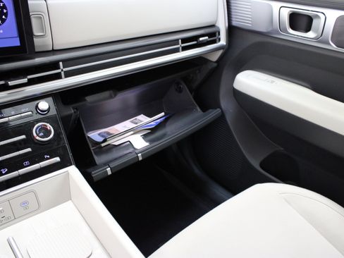 Used 2025 Hyundai Santa Fe SE FWD image 22
