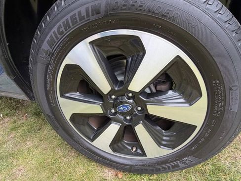 Used 2017 Subaru Forester 2.5i Premium w/ All-Weather Package image 31