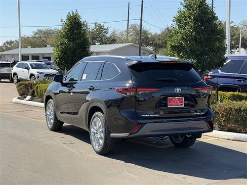 New 2026 Toyota Highlander Limited image 5