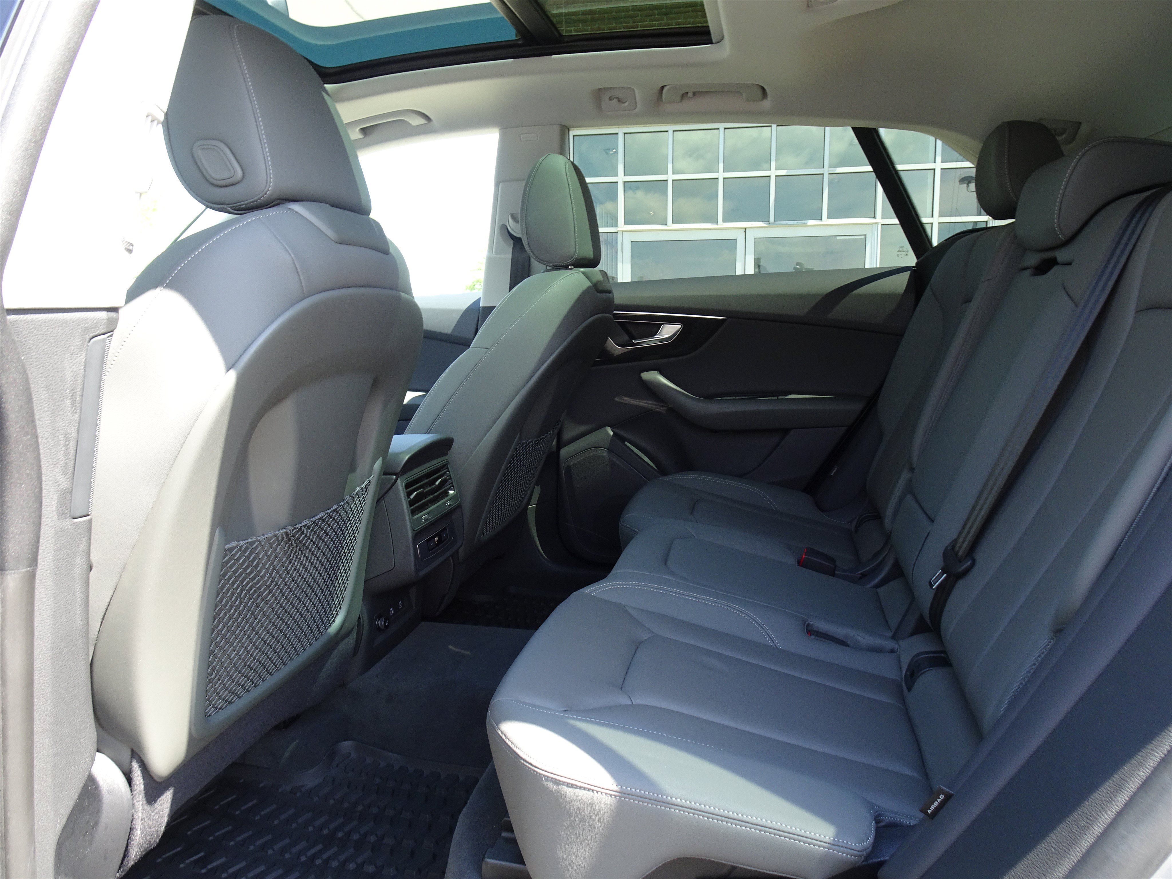 Certified 2025 Audi Q8 Premium AWD/4WD image 11