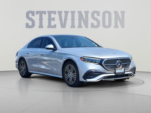 Used 2024 Mercedes-Benz E 350 4MATIC Sedan image 7