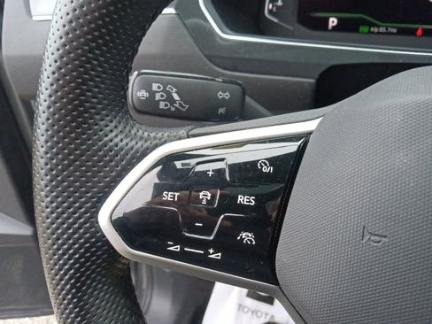 Used 2023 Volkswagen Tiguan SEL R-Line image 19