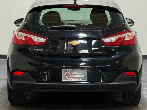 Used 2018 Chevrolet Cruze LT w/ Convenience Package FWD image 5