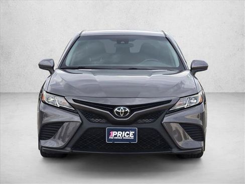 Used 2020 Toyota Camry SE FWD image 2