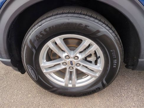 Used 2020 Ford Explorer XLT image 10