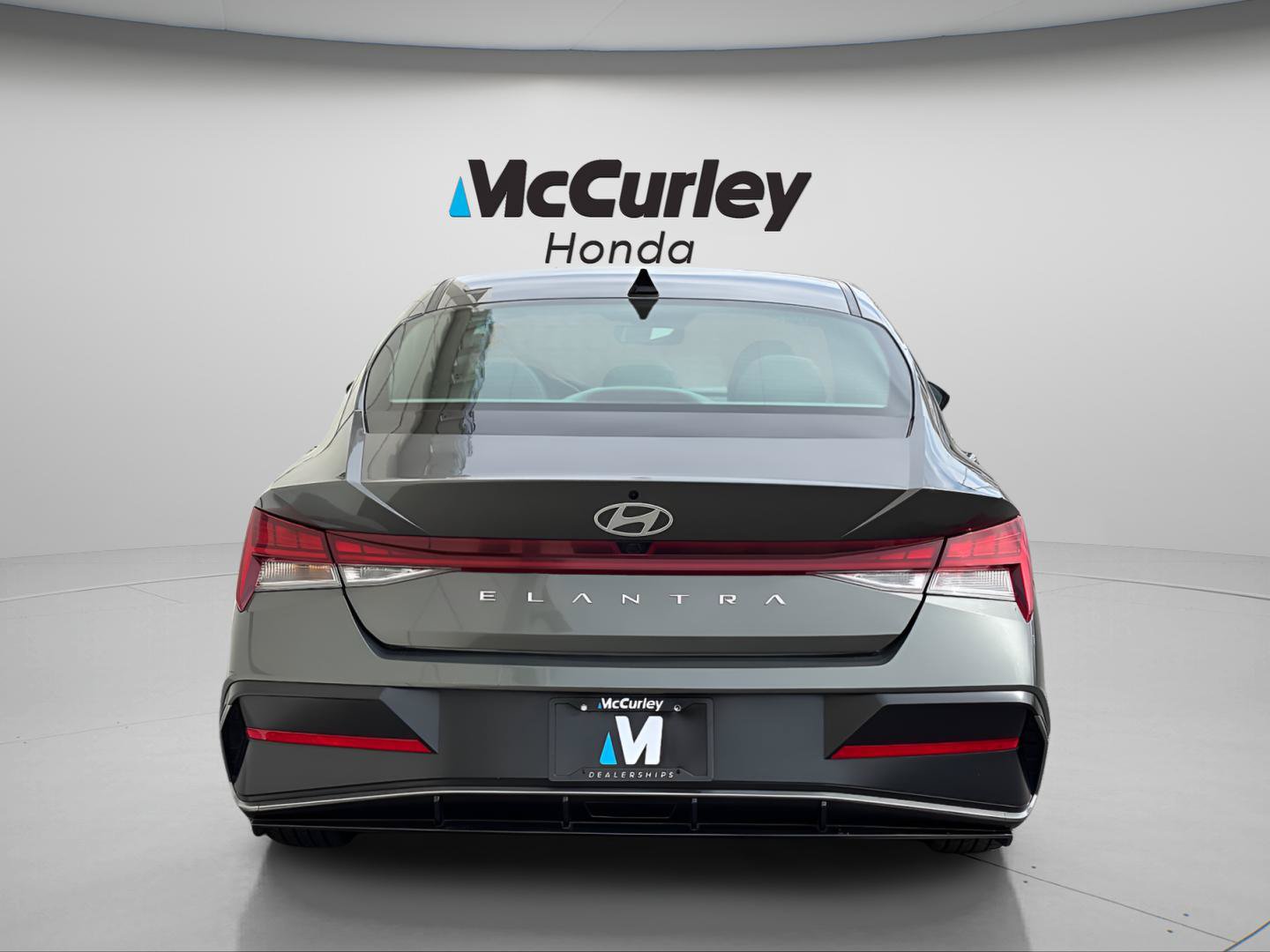 Used 2025 Hyundai Elantra SEL FWD image 4