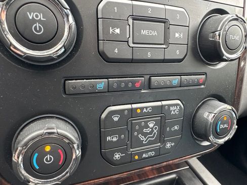 Used 2017 Ford Expedition Platinum AWD/4WD image 20
