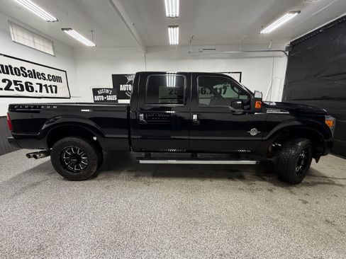 Used 2016 Ford F250 Platinum w/ FX4 Off-Road Package AWD/4WD image 2