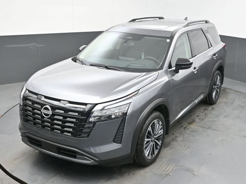 New 2026 Nissan Pathfinder Platinum FWD image 34