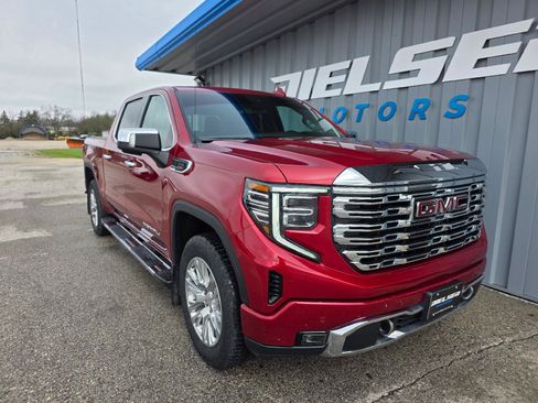 Used 2024 GMC Sierra 1500 Denali w/ Technology Package AWD/4WD image 4