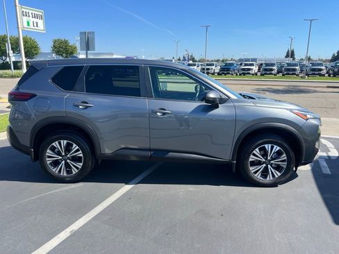 Used 2022 Nissan Rogue SV FWD image 15