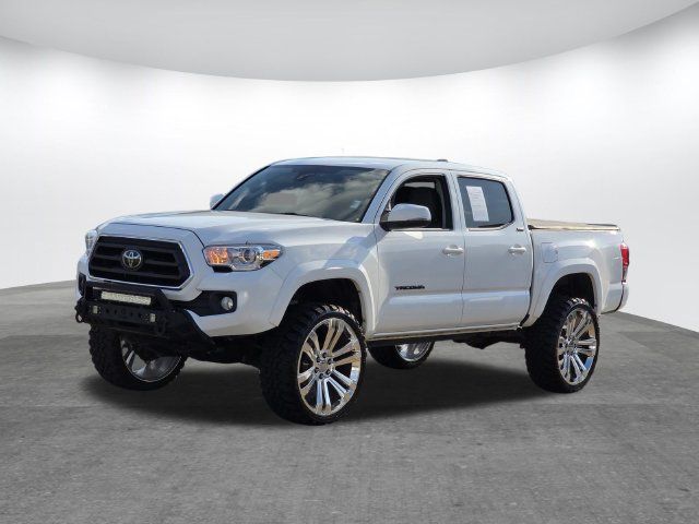Used 2022 Toyota Tacoma SR5 w/ Technology Package AWD/4WD image 7