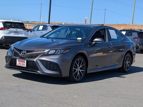 Used 2023 Toyota Camry SE w/ Convenience Package FWD image 11