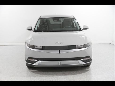 Certified 2024 Hyundai Ioniq 5 SEL RWD image 2
