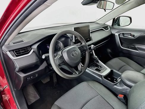 Used 2025 Toyota RAV4 XLE AWD/4WD image 17