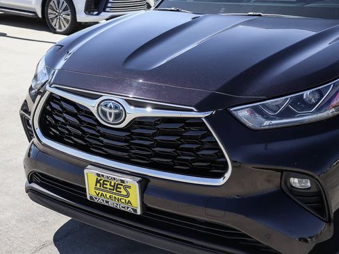 Used 2021 Toyota Highlander Limited AWD/4WD image 8