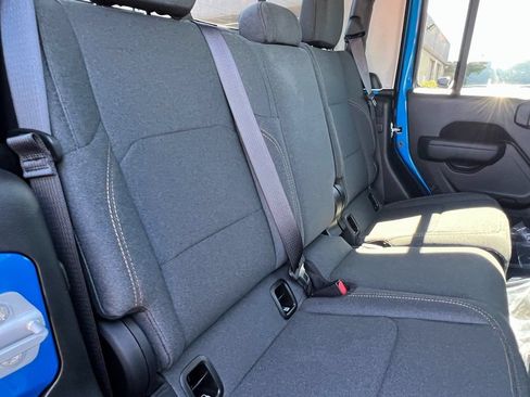 New 2025 Jeep Gladiator Sport AWD/4WD image 15